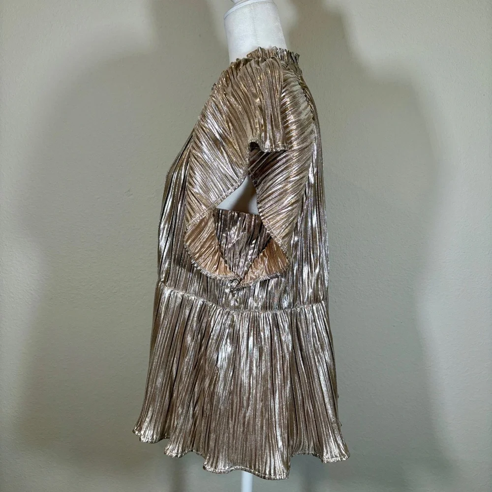 NWOT THML Metallic Gold Pleated Peplum Blouse Size Medium - Picture 2 of 8